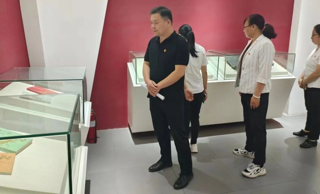 咨詢(xún)院開(kāi)展“傳承紅色精神 凝聚奮進(jìn)力量”主題黨日活動(dòng)